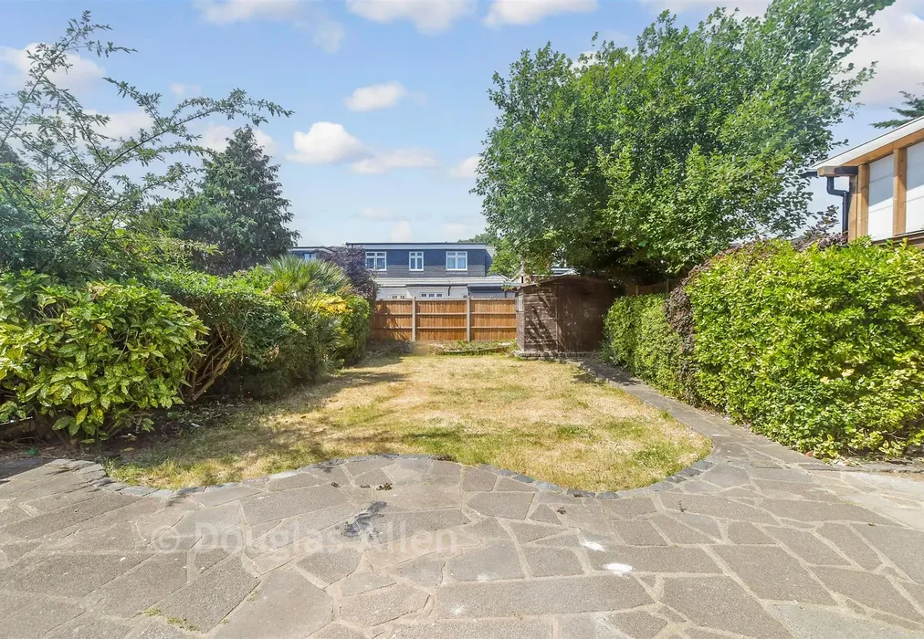 Rear Garden - Lakeside Avenue, Ilford, Essex - Wards of Kent