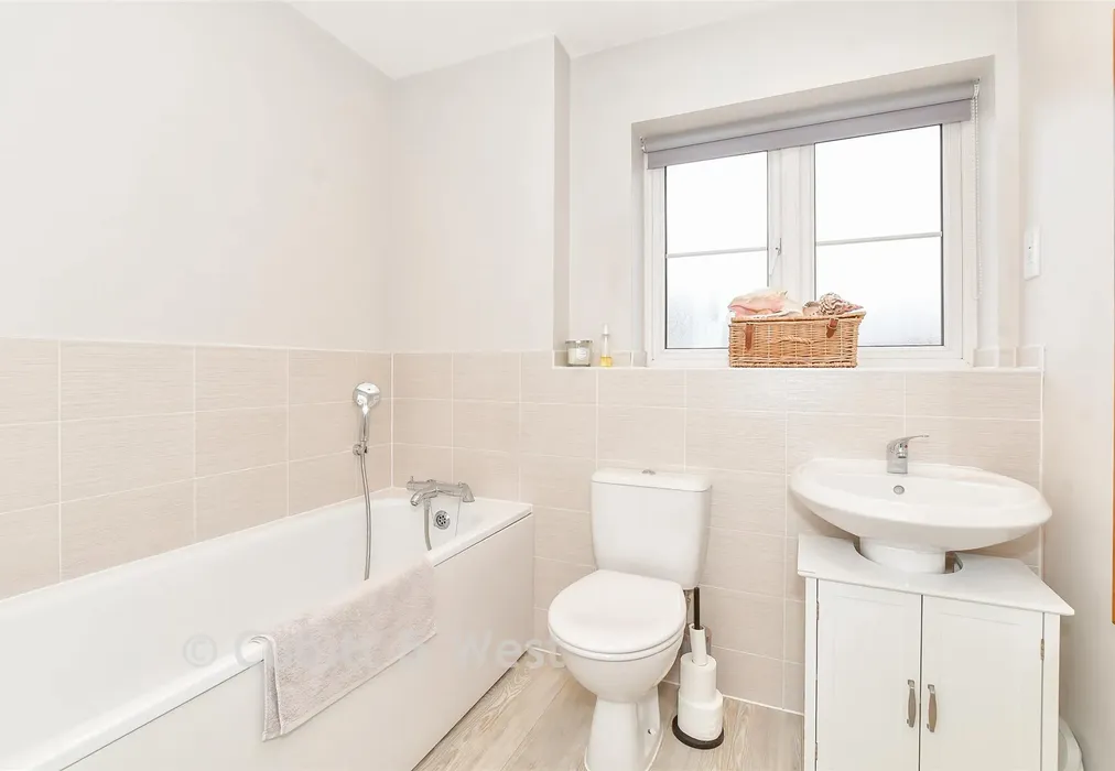 Bathroom - Sandpiper Road, Chichester, West Sussex - Wards of Kent
