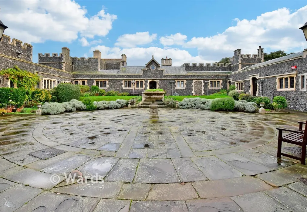 Communal Gardens - Joss Gap Road, Broadstairs, Kent - Wards of Kent