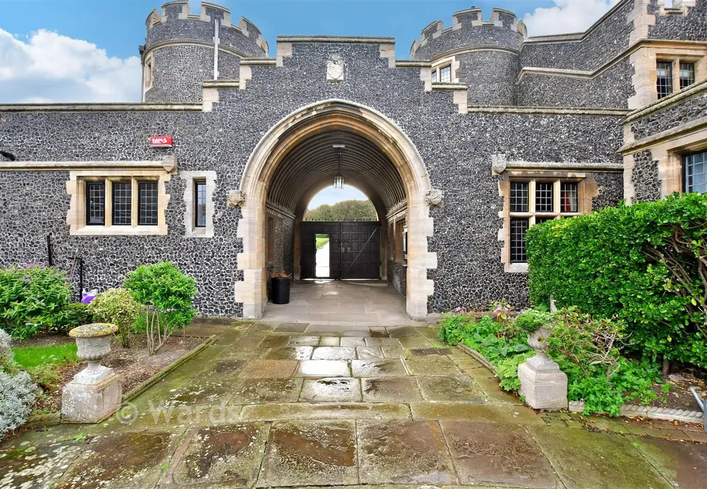 Communal Gardens - Joss Gap Road, Broadstairs, Kent - Wards of Kent