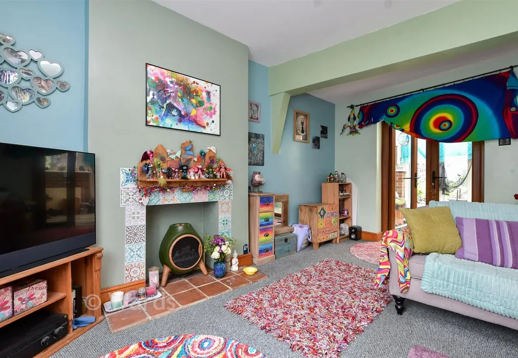 Lounge - Epple Road, Birchington, Kent - Wards of Kent