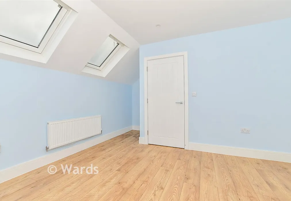 Bedroom 1 - Bishop Close, High Halden, Ashford, Kent - Wards of Kent
