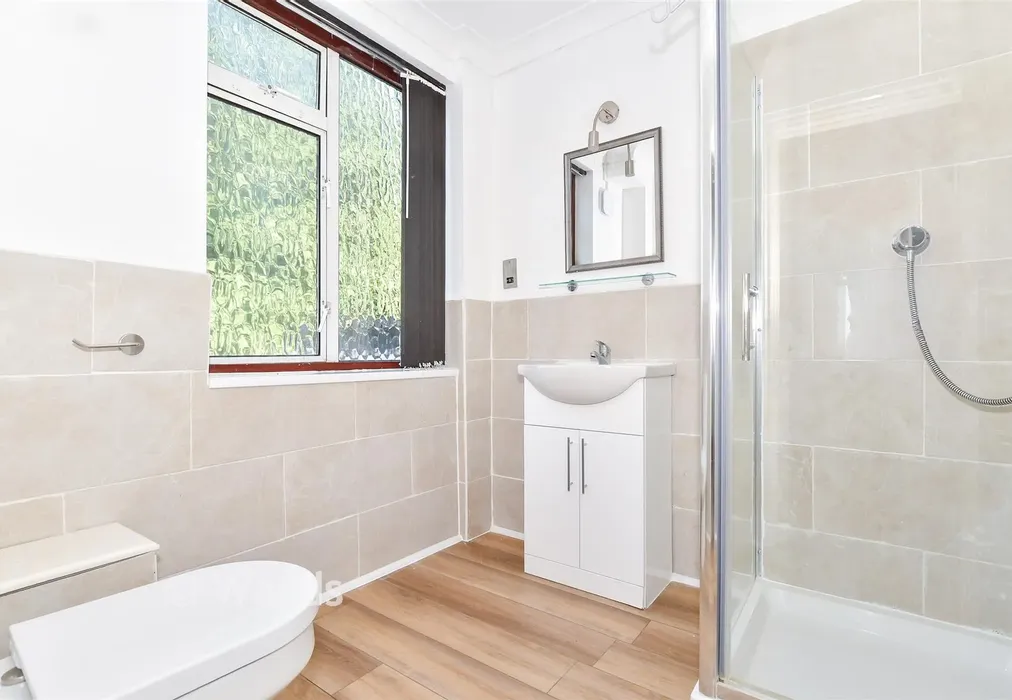 Shower Room - Little Buckland Avenue, Maidstone, Kent - Wards of Kent