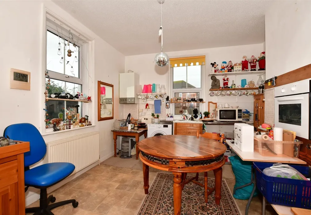 Kitchen - Sussex Road, New Romney, Kent - Wards of Kent
