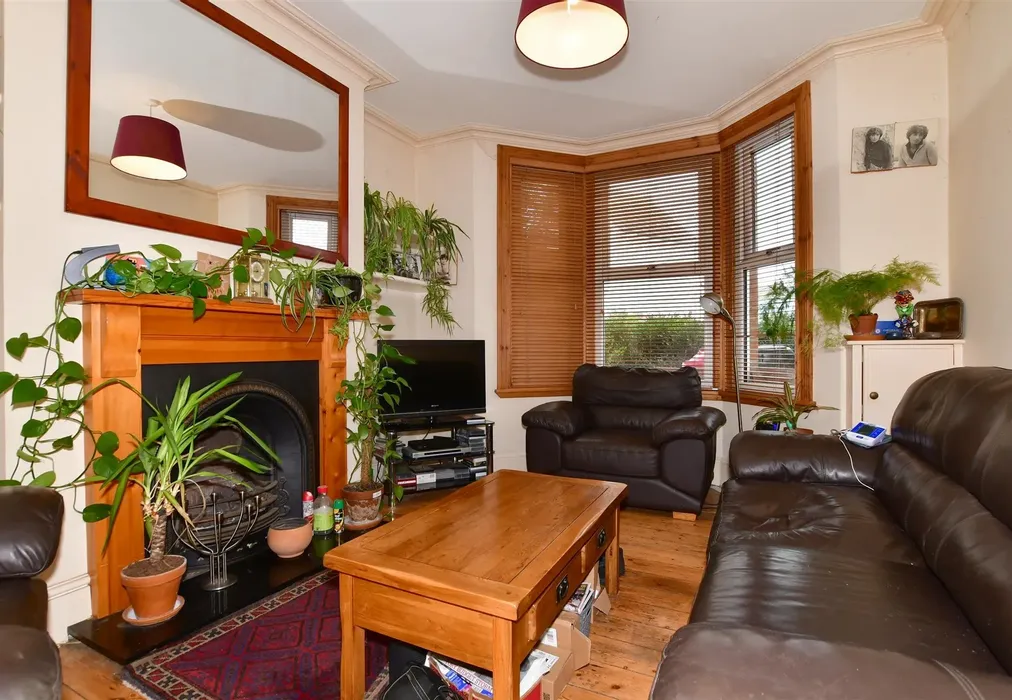 Lounge - Hollicondane Road, Ramsgate, Kent - Wards of Kent