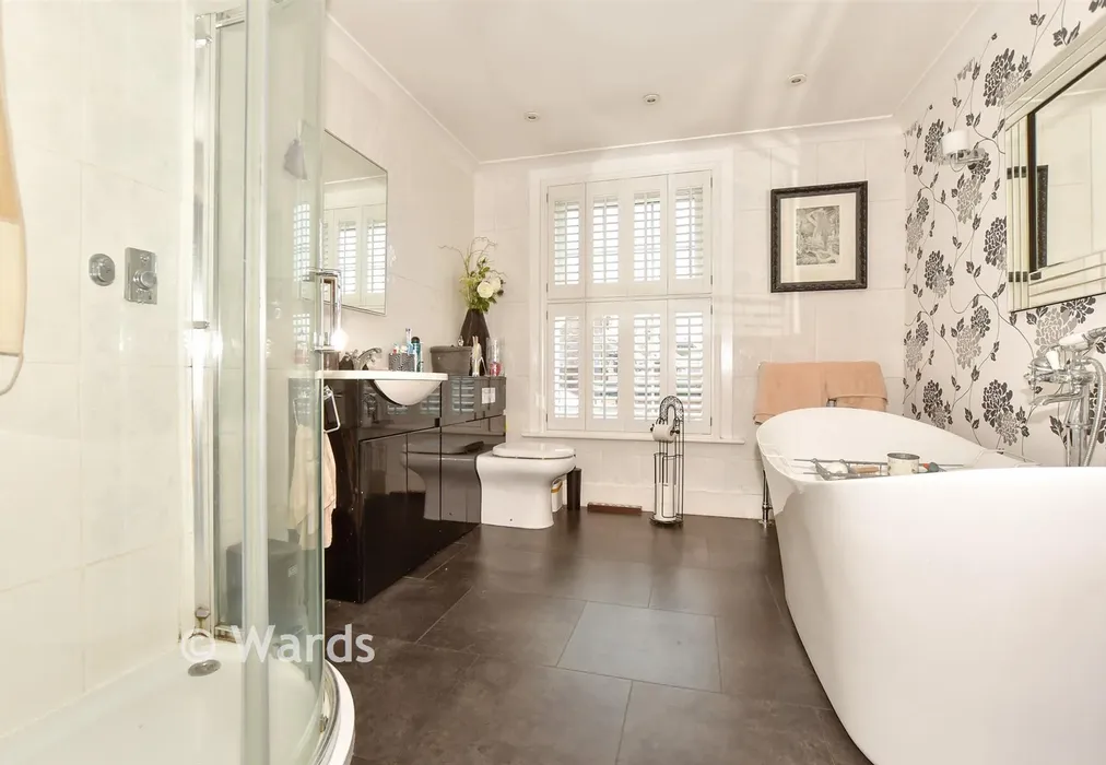 Bathroom - South Street, Lydd, Kent - Wards of Kent