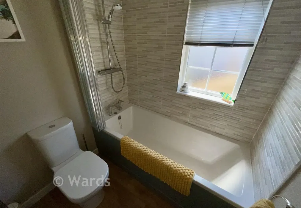 Bathroom - Cherry Blossom Drive, Herne Bay, Kent - Wards of Kent