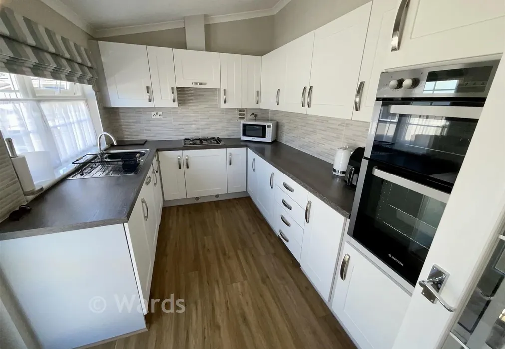 Kitchen - Cherry Blossom Drive, Herne Bay, Kent - Wards of Kent
