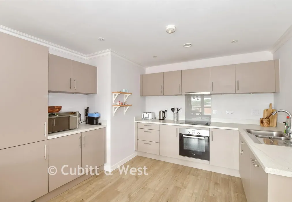 Kitchen/ Lounge/Diner - Ifield Road, West Green, Crawley, West Sussex - Wards of Kent