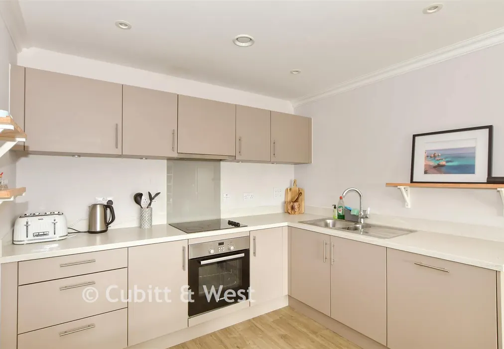 Kitchen/ Lounge/Diner - Ifield Road, West Green, Crawley, West Sussex - Wards of Kent