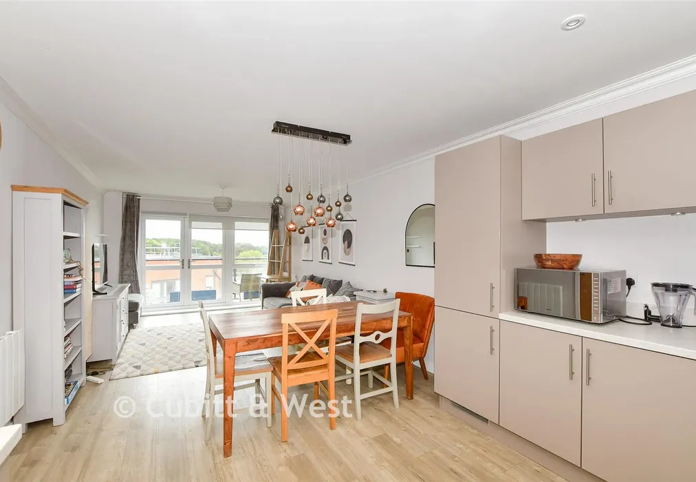 Kitchen/ Lounge/Diner - Ifield Road, West Green, Crawley, West Sussex - Wards of Kent