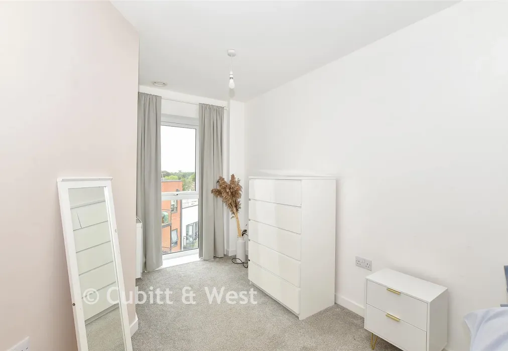 Bedroom 2 - Ifield Road, West Green, Crawley, West Sussex - Wards of Kent