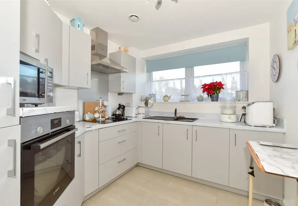 Kitchen - Charlton Green, Dover, Kent - Wards of Kent