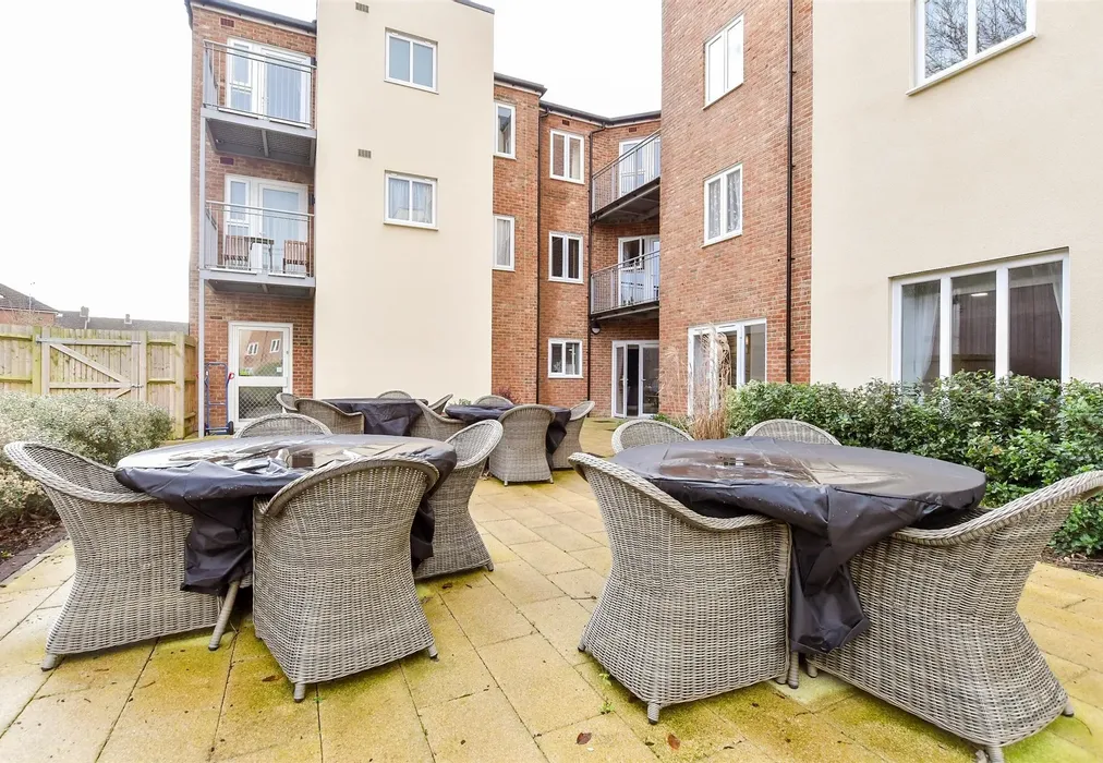 Communal Gardens - Charlton Green, Dover, Kent - Wards of Kent