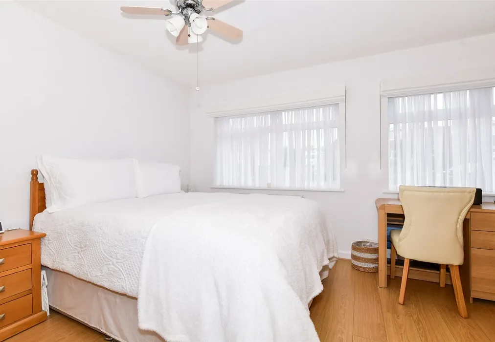 Bedroom 2 - Gorham Close, Snodland, Kent - Wards of Kent