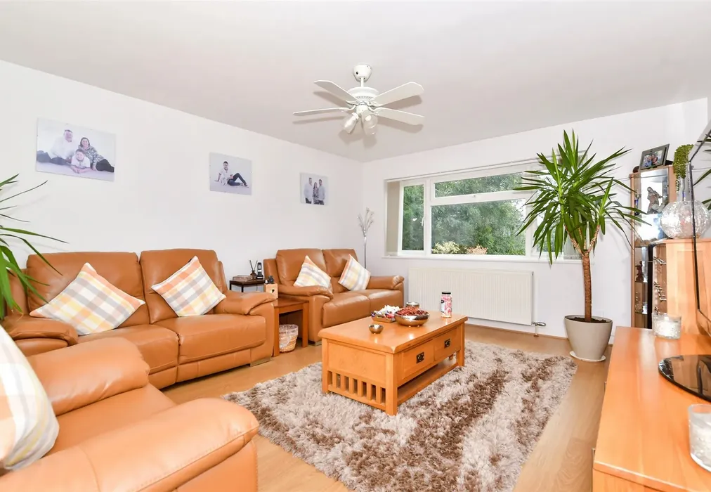 Lounge - Gorham Close, Snodland, Kent - Wards of Kent