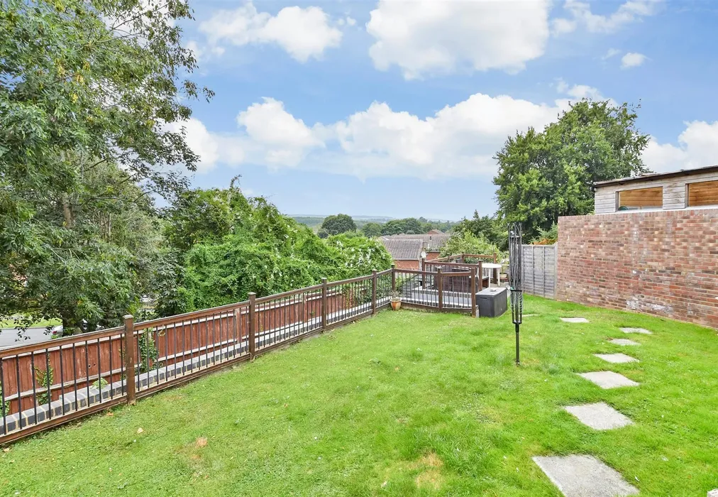 Rear Garden - Gorham Close, Snodland, Kent - Wards of Kent