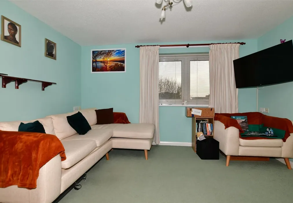Lounge - High Street, Ramsgate, Kent - Wards of Kent