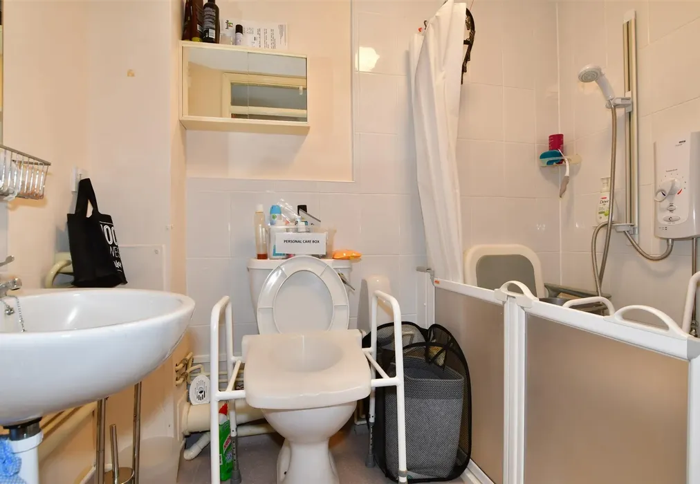 Wet Room - High Street, Ramsgate, Kent - Wards of Kent