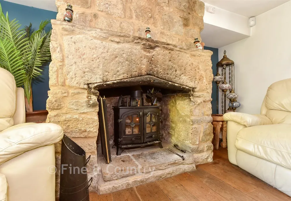Internal Feature - Lynch Lane, Calbourne, Newport, Isle of Wight - Wards of Kent