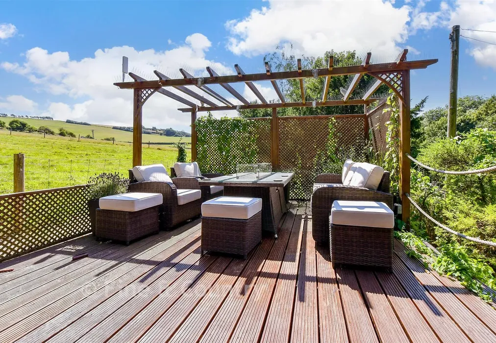 Patio / Decking - Lynch Lane, Calbourne, Newport, Isle of Wight - Wards of Kent