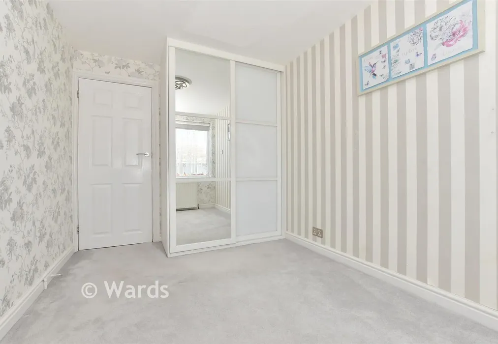 Bedroom 2 - Kite Farm, Whitstable, Kent - Wards of Kent