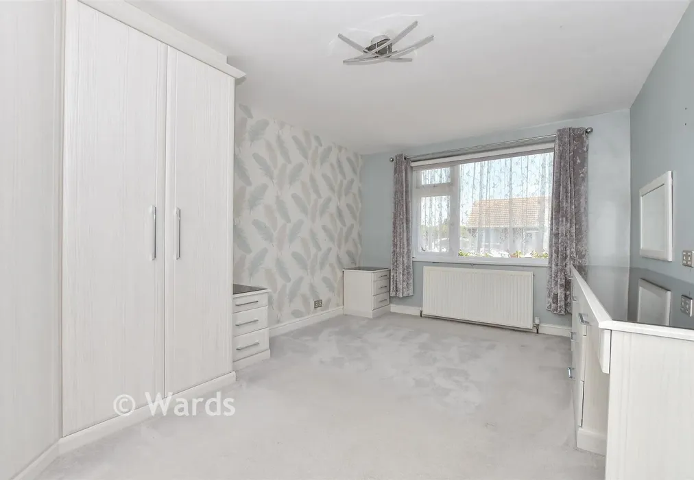 Bedroom 1 - Kite Farm, Whitstable, Kent - Wards of Kent