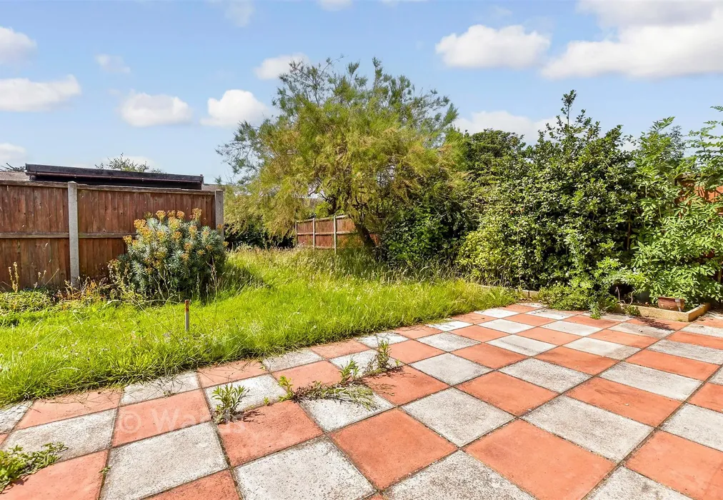 Patio / Decking - Kite Farm, Whitstable, Kent - Wards of Kent