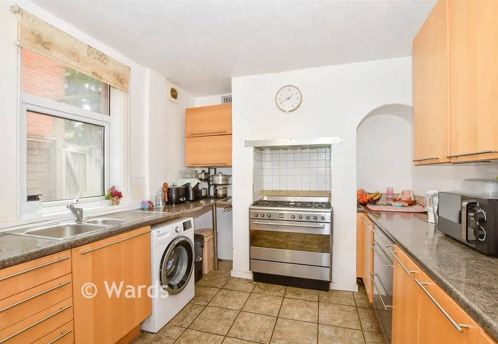Kitchen - Muir Road, Maidstone, Kent - Wards of Kent