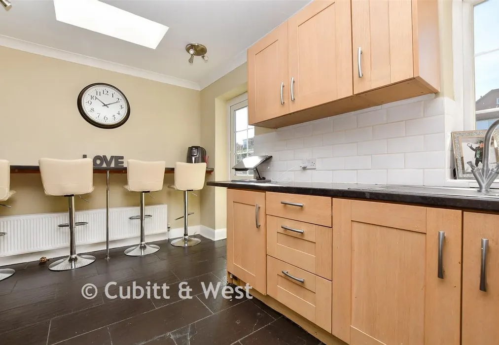 Kitchen - Warren Road, Banstead, Surrey - Wards of Kent