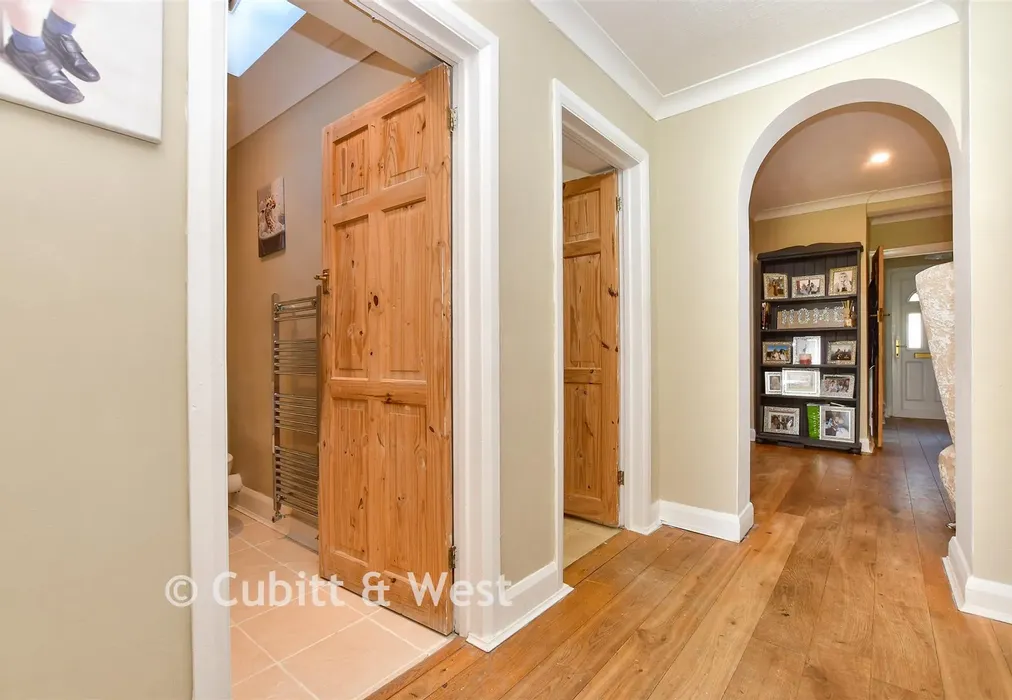 Internal Lifestyle Photograph - Warren Road, Banstead, Surrey - Wards of Kent