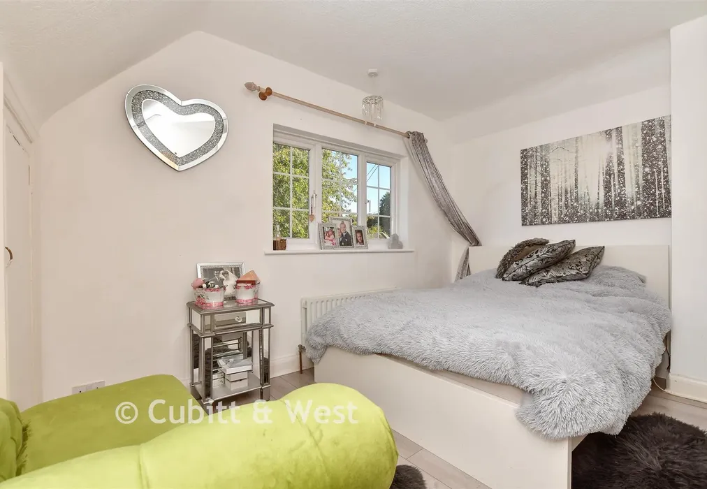 Bedroom 1 - Warren Road, Banstead, Surrey - Wards of Kent