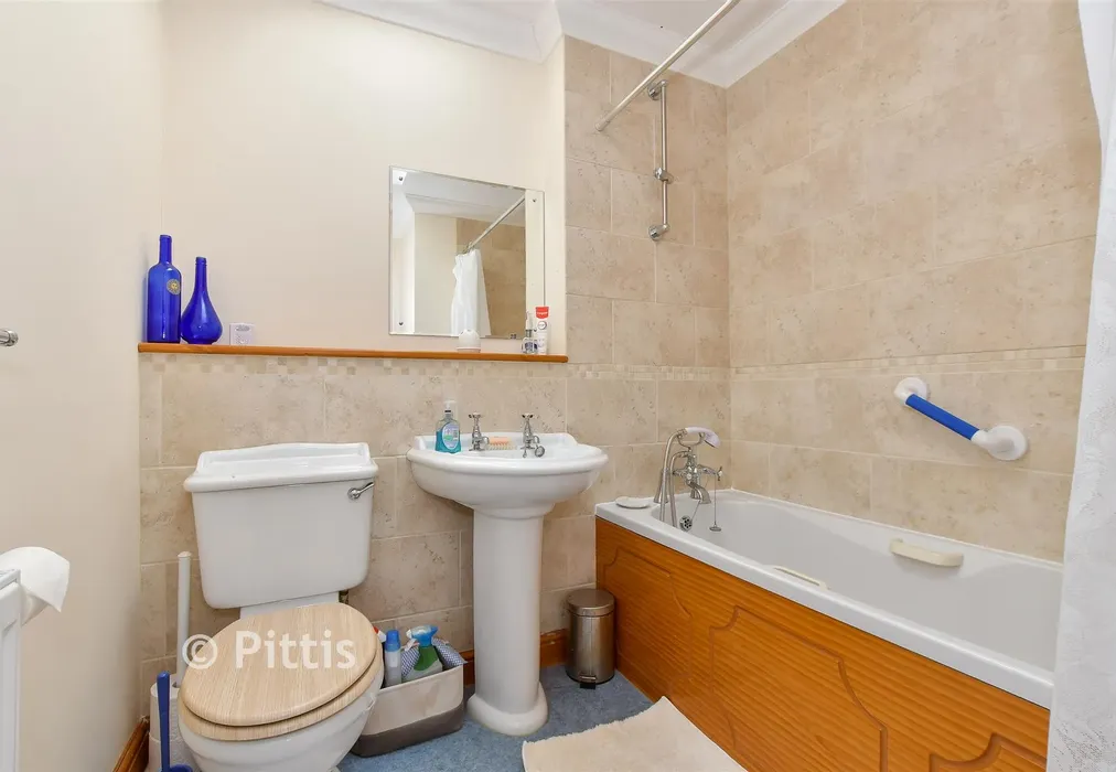 Bathroom - St. Saviour's Road, Totland Bay, Isle of Wight - Wards of Kent