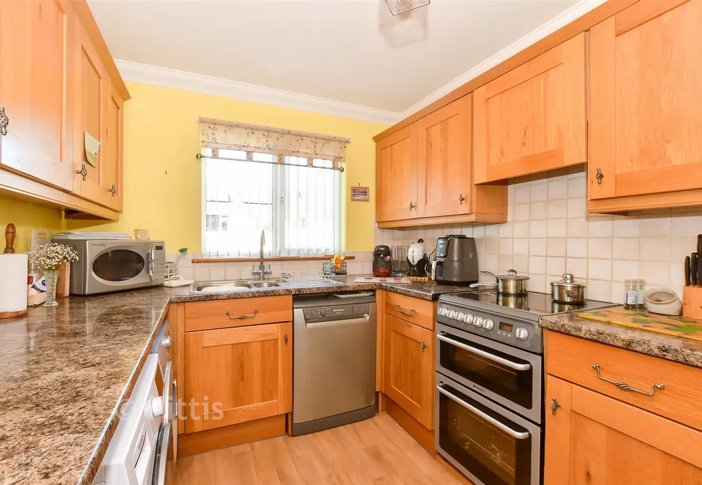 Kitchen - St. Saviour's Road, Totland Bay, Isle of Wight - Wards of Kent