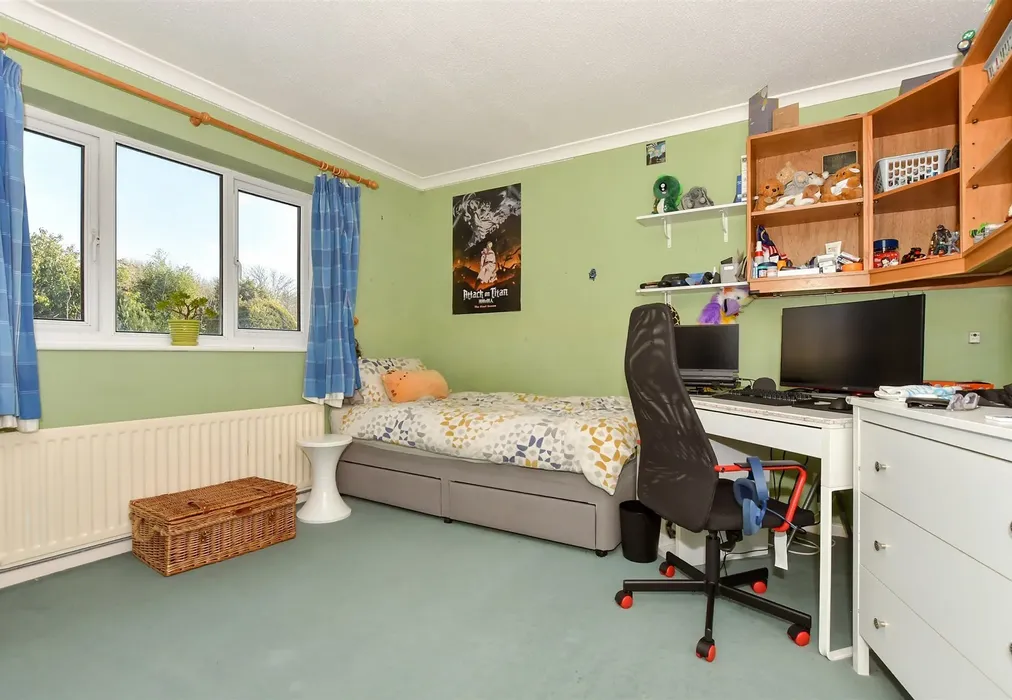 Bedroom 2 - Lower Street, Tilmanstone, Deal, Kent - Wards of Kent