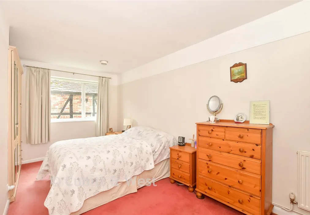 Bedroom 1 - Poles Lane, Lowfield Heath, Crawley, West Sussex - Wards of Kent