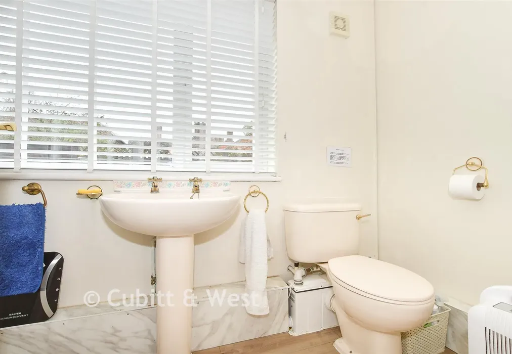 En-Suite Shower Room - Poles Lane, Lowfield Heath, Crawley, West Sussex - Wards of Kent