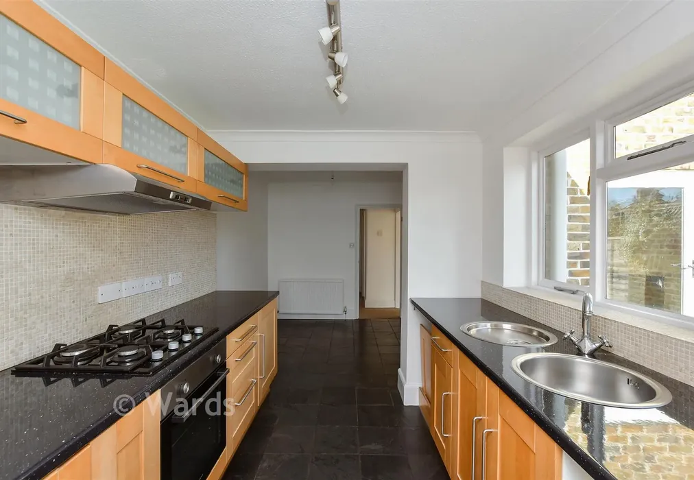 Kitchen - Argyle Road, Whitstable, Kent - Wards of Kent
