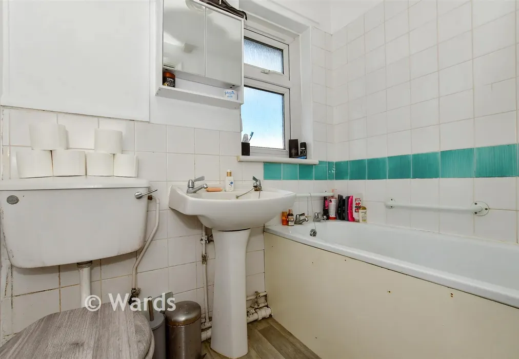 Bathroom - Charing Crescent, Westgate-On-Sea, Kent - Wards of Kent