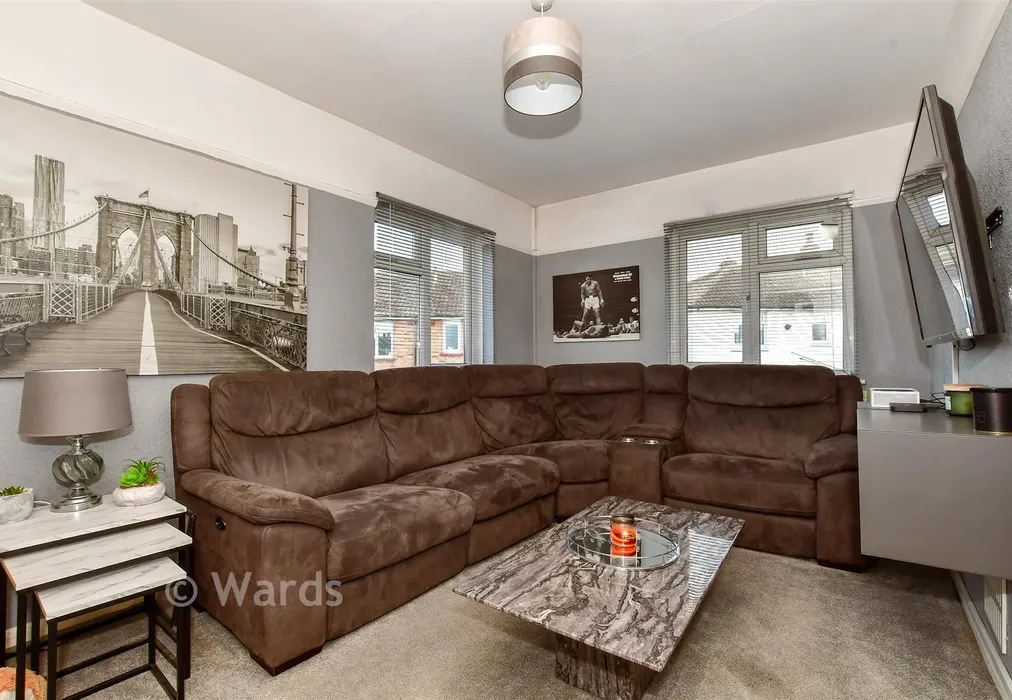 Lounge - Charing Crescent, Westgate-On-Sea, Kent - Wards of Kent