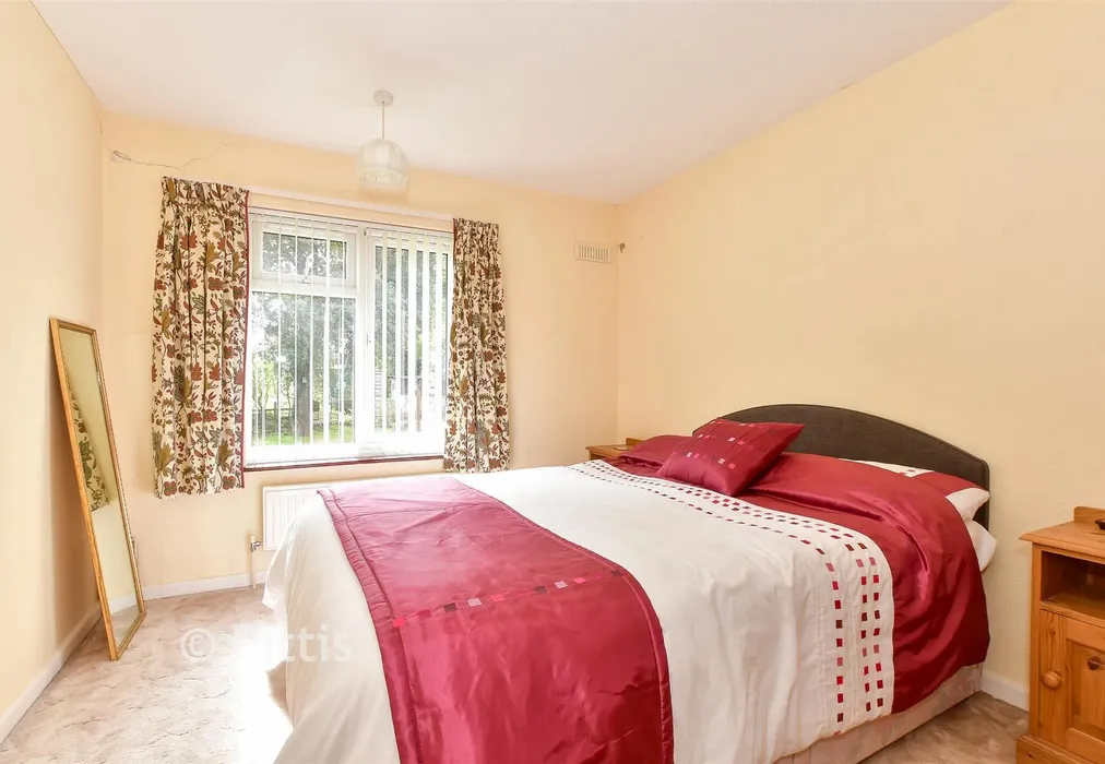 Bedroom 2 - Wellow Top Road, Wellow, Yarmouth, Isle of Wight - Wards of Kent