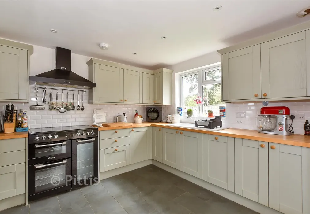 Kitchen - Wellow Top Road, Wellow, Yarmouth, Isle of Wight - Wards of Kent