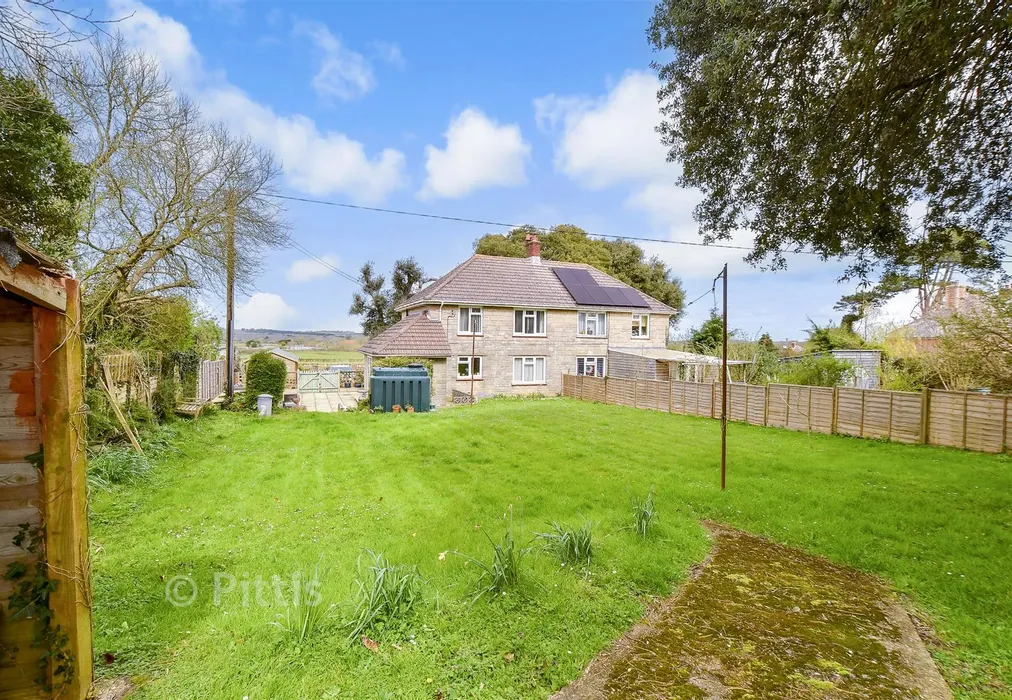 Rear Garden - Wellow Top Road, Wellow, Yarmouth, Isle of Wight - Wards of Kent
