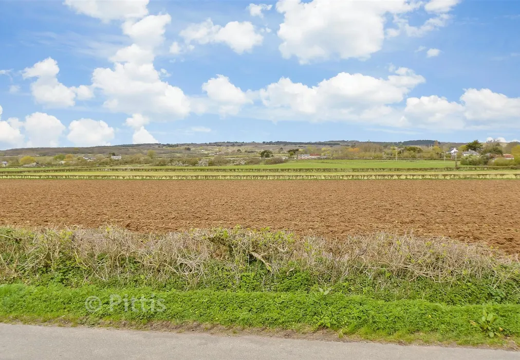Views To Front - Wellow Top Road, Wellow, Yarmouth, Isle of Wight - Wards of Kent
