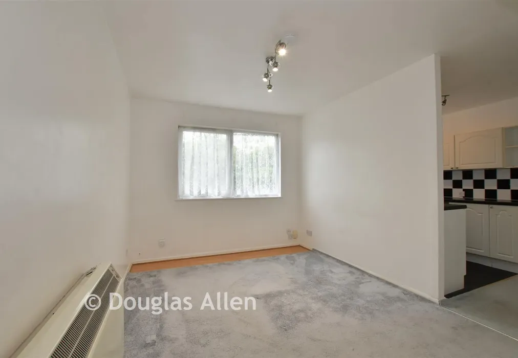 Living Room - Beech Road, Basildon, Essex - Wards of Kent