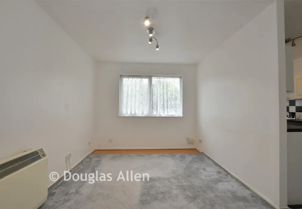 Living Room - Beech Road, Basildon, Essex - Wards of Kent