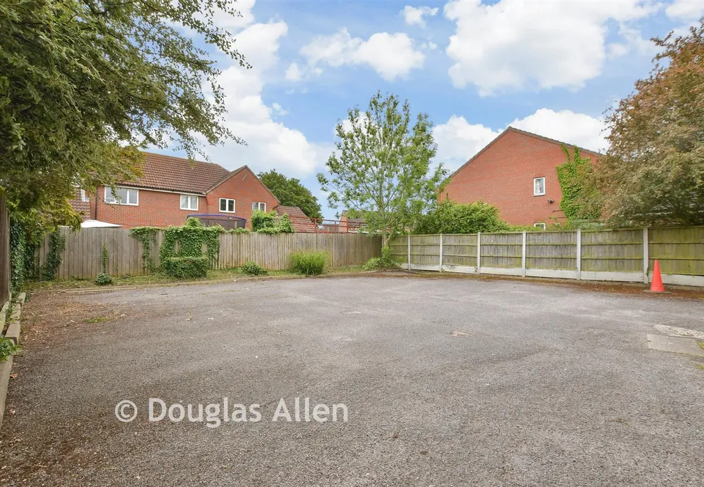 Driveway/Parking - Beech Road, Basildon, Essex - Wards of Kent