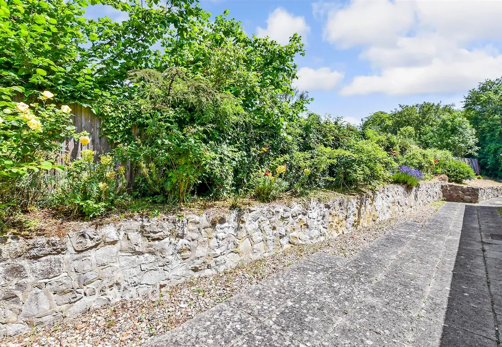 Front Garden - Chart Road, Sutton Valence, Maidstone, Kent - Wards of Kent