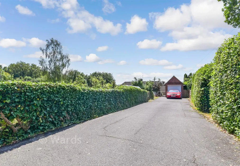 Driveway/Parking - Chart Road, Sutton Valence, Maidstone, Kent - Wards of Kent
