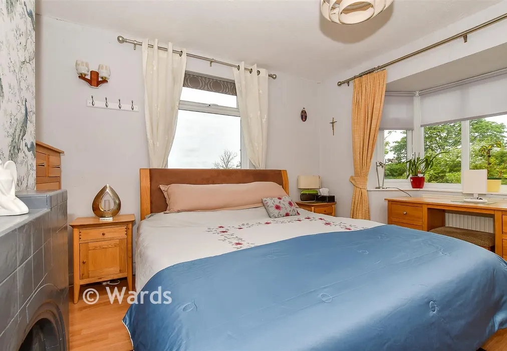 Bedroom 1 - Rolvenden Road, Tenterden, Kent - Wards of Kent